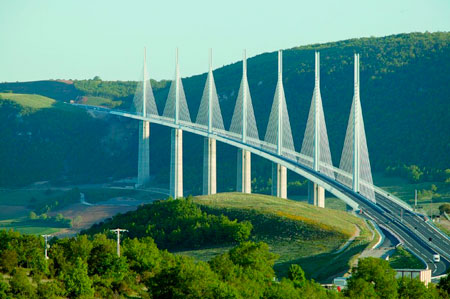  работы Нормана Фостера, мост Виадук Мийо  за 343 миллиона долларов  