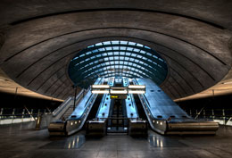  работы Нормана Фостера, станция метро в Канэри-Уорф   