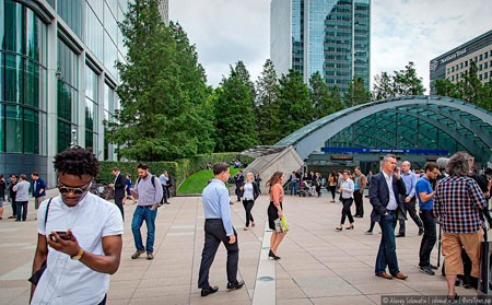  работы Нормана Фостера, подземная станция метро в Канэри-Уорф    