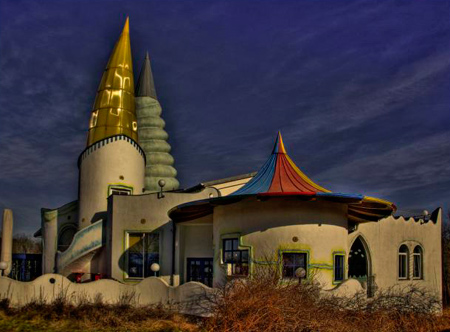  Фриденсрайх Хундертвассер    