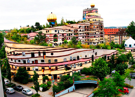  Фридрих Штовассер, гармония архитектуры и природы    