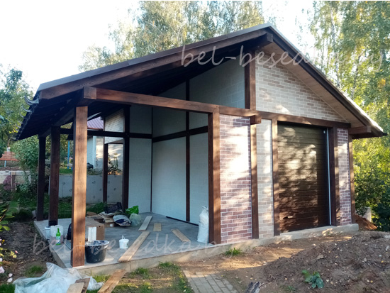  деревянная беседка с панорамным остеклением и хоз блоком  