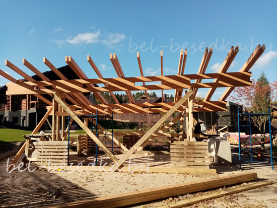  навес для авто в минске с опорой на бетонные тумбы в  мастерской Bel-besedka  