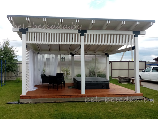  деревянная беседка с металлическими узлами 