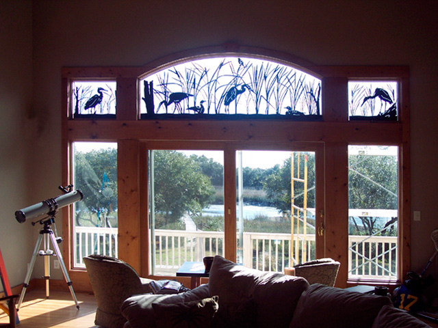 художественные  панно в  остеклённых нишах 