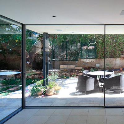  павильон с  двухсторонним  застеклением