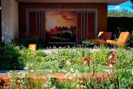   Дизайнер Paul Martin   